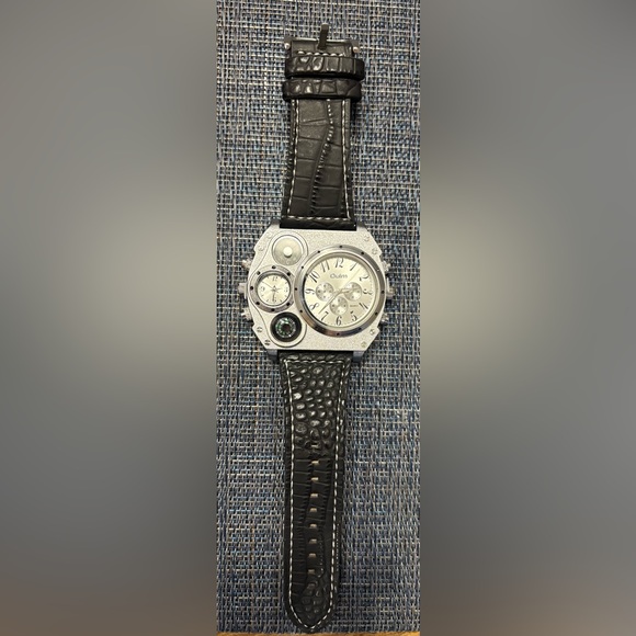 NEW Men’s Tactical Big Face Watch Dual Time Zone Leather Strap Sport Watch - Picture 4 of 5